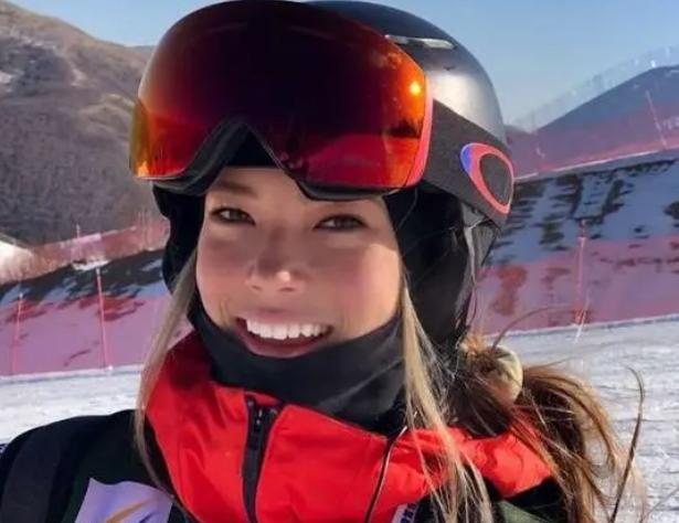 成龙|谷爱凌晒出与成龙合影,整个人超有活力,网传两人会有合作