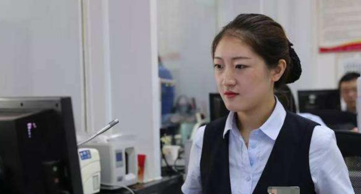 夫妻俩存银行95万,取钱时却发现一分没剩,还倒欠了银行150万?