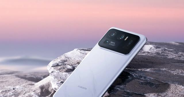 小米11Ultra下跌2000退场,120倍变焦+IP68机防水,等等党赢了