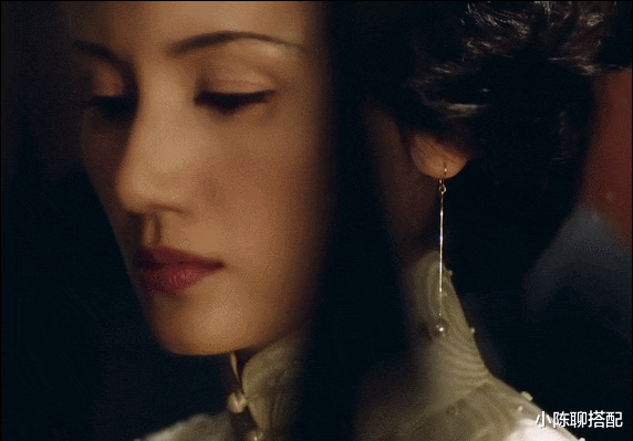 许晴|同样穿旗袍:许晴展现“旗袍臀”,袁泉一眼万年,最后一位很特别