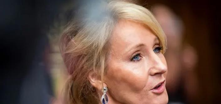 哈利·波特|支持或反对?汤姆·费尔顿发表回忆录,畅谈对J.K.罗琳言论的反思