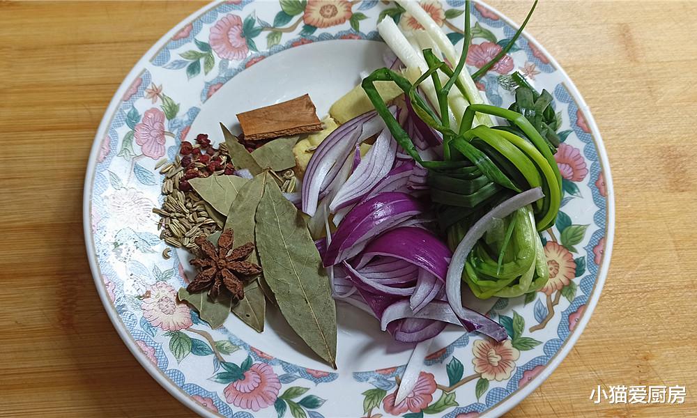 这样做黄豆酱，香辣开胃，一次做2斤可以吃1个月，特别下饭解馋