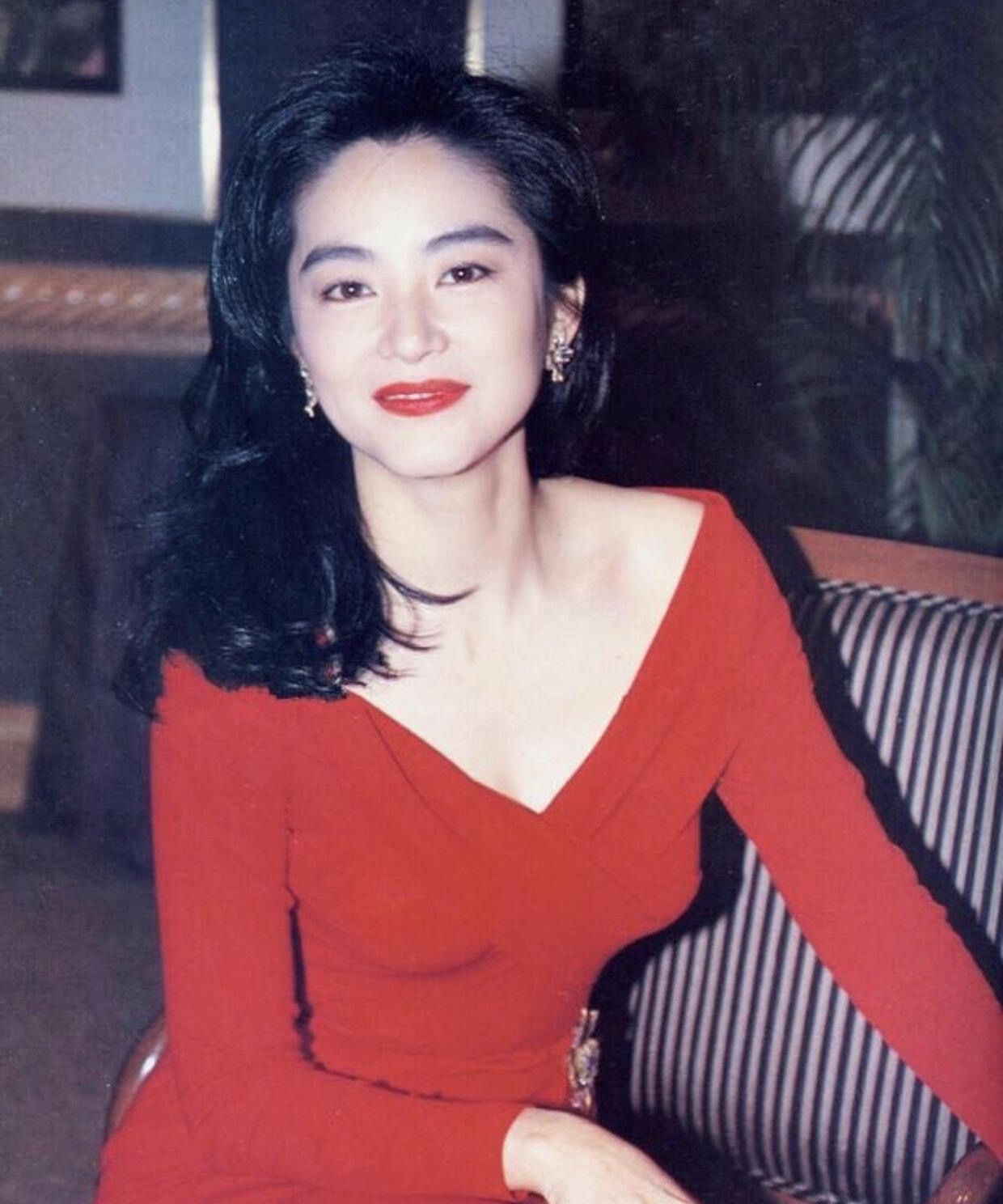 短发 女人上了年纪，建议把长发剪了吧！试试这3种气质短发，时髦减龄