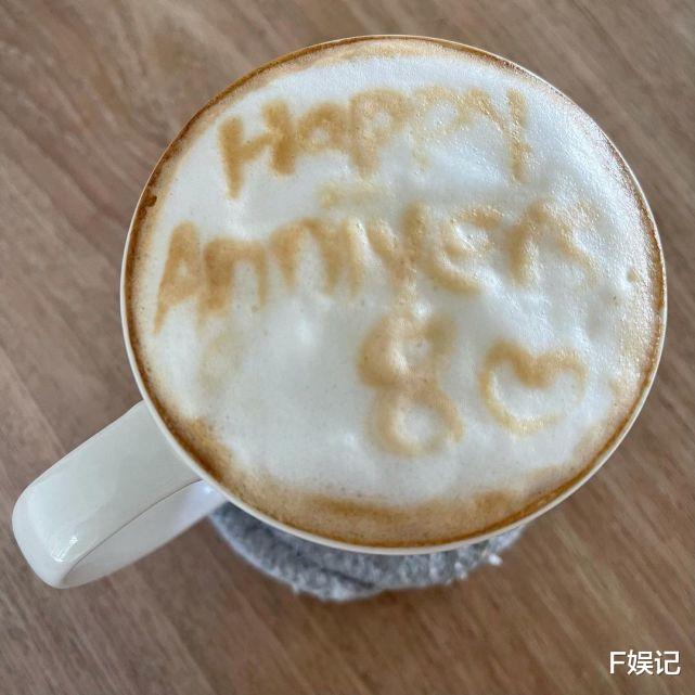 古巨基|古巨基夫妇忘记结婚8周年纪念日 一家三口在家简单度过