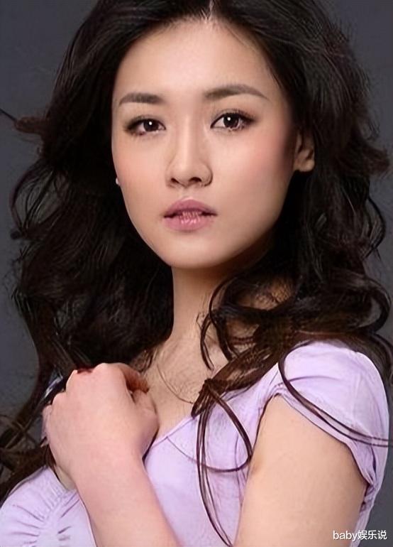 侯勇|侯勇:和沈蓉离婚后,二婚又离婚,三婚爱上90后美女