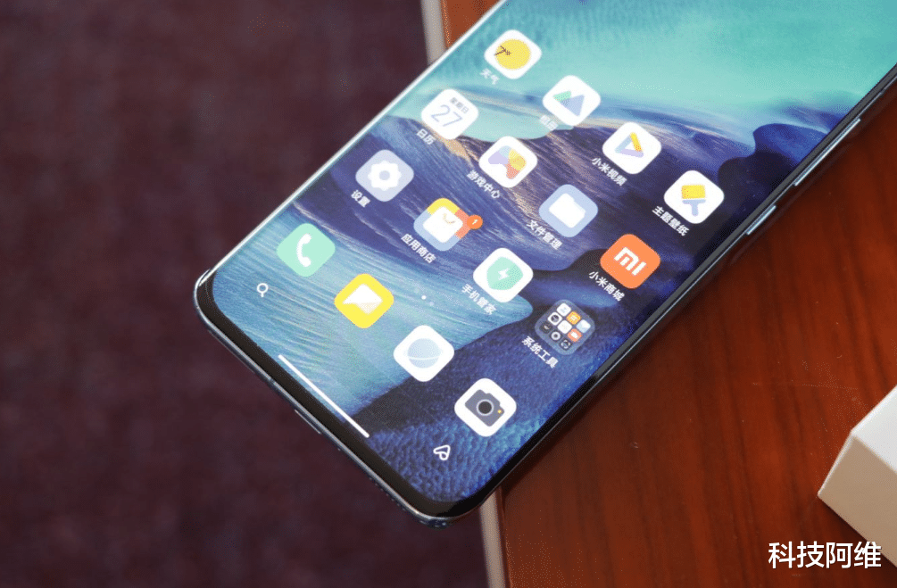 小米科技|小米高端旗舰“5折”销售，12GB+256GB+50W，无奈依然少人问津