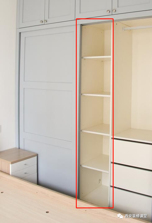 知道衣服是要挂的,衣柜格局就好做了
