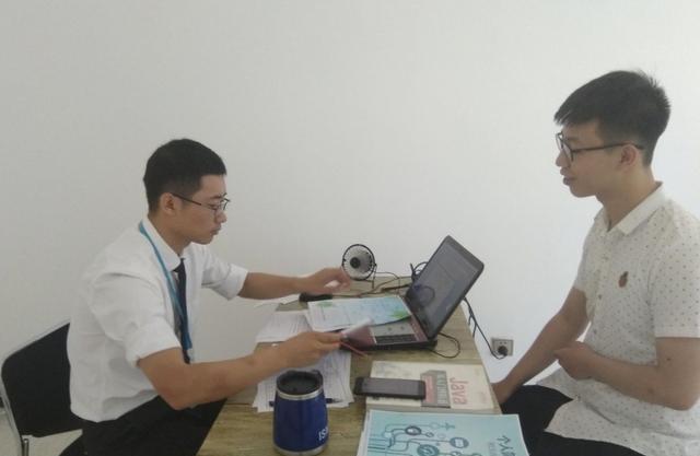 hr|北大毕业生面试被拒，HR：真的不缺研究生，你有北大本科学历吗