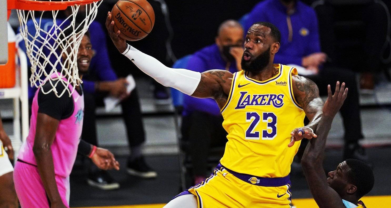 3年1.4亿!湖人组三巨头?詹眉轻松了,一点怕是也会被NBA所针对