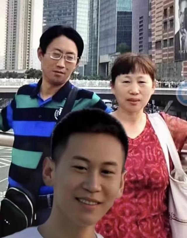 我儿子,3岁被爷爷带着在上海失踪,26年后房东说出真相,太无语