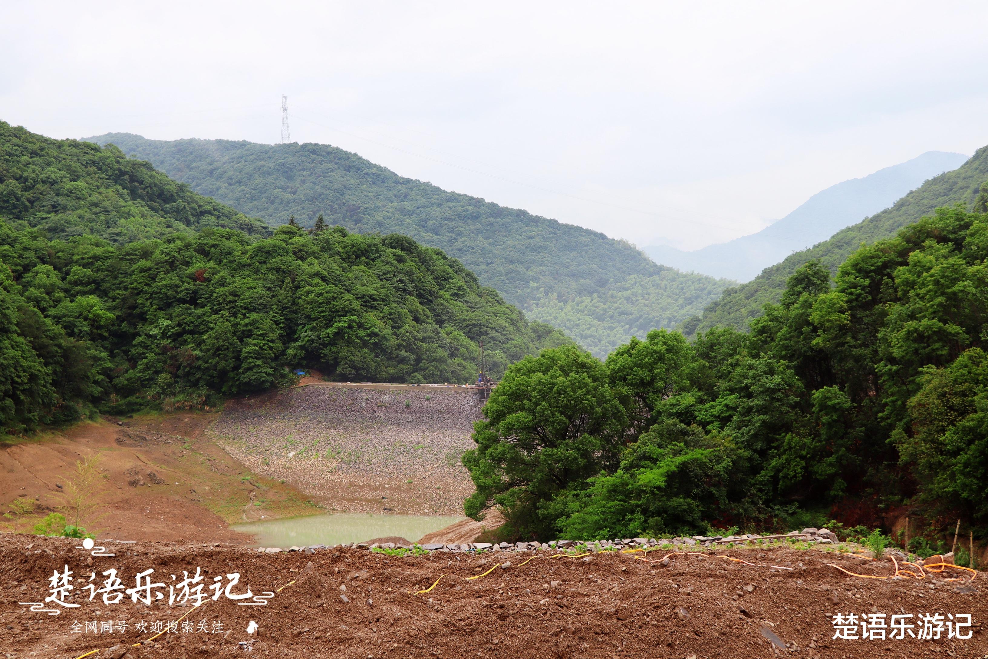 宁波|山涧清溪仿若仙境，客栈美如童话，浙江宁波这个古村真的太美了
