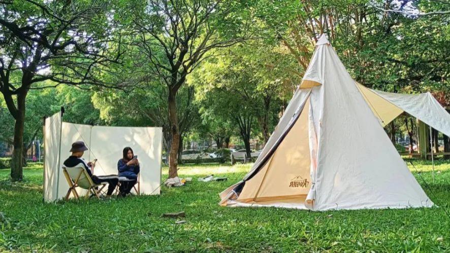 露营|正流行的“露营式社交”，95后最爱“睡野地”