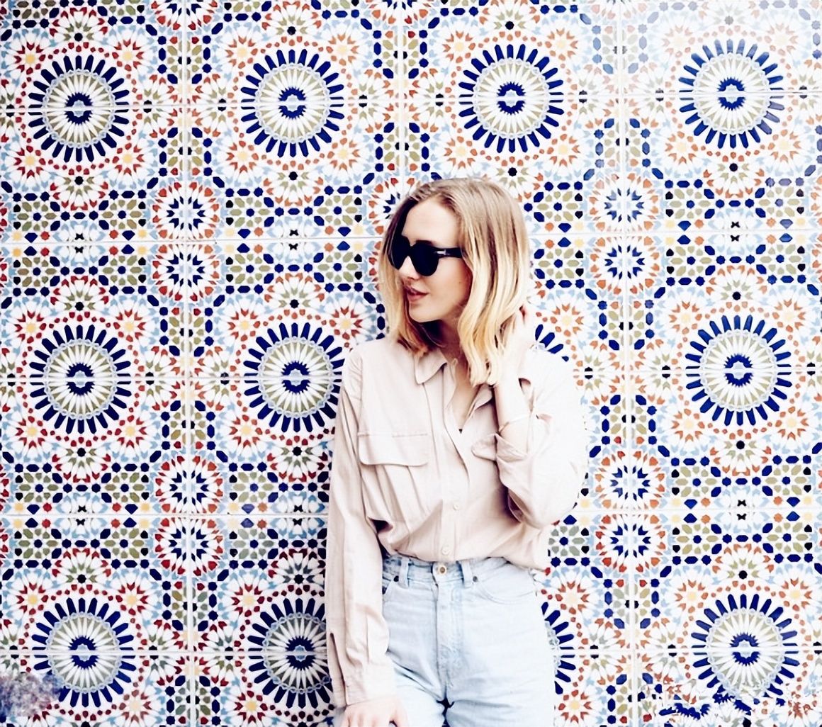 丹麦1.52米博主真会穿，条纹T恤也如此的悠然，轻松穿出1.7既视感