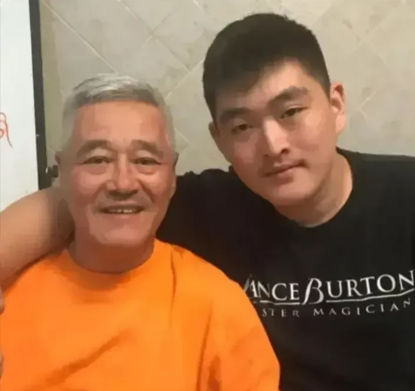 赵本山|赵牛牛是赵本山的儿子,你可能想不到,他每天的生活是怎么度过的?