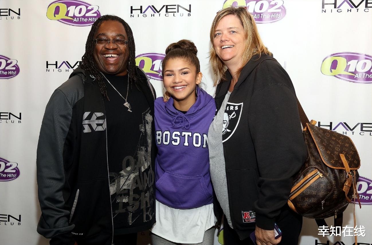 赞达亚|好莱坞顶流被讽脚臭，高跟鞋打脸，男神收割机把日子过成啥样了？