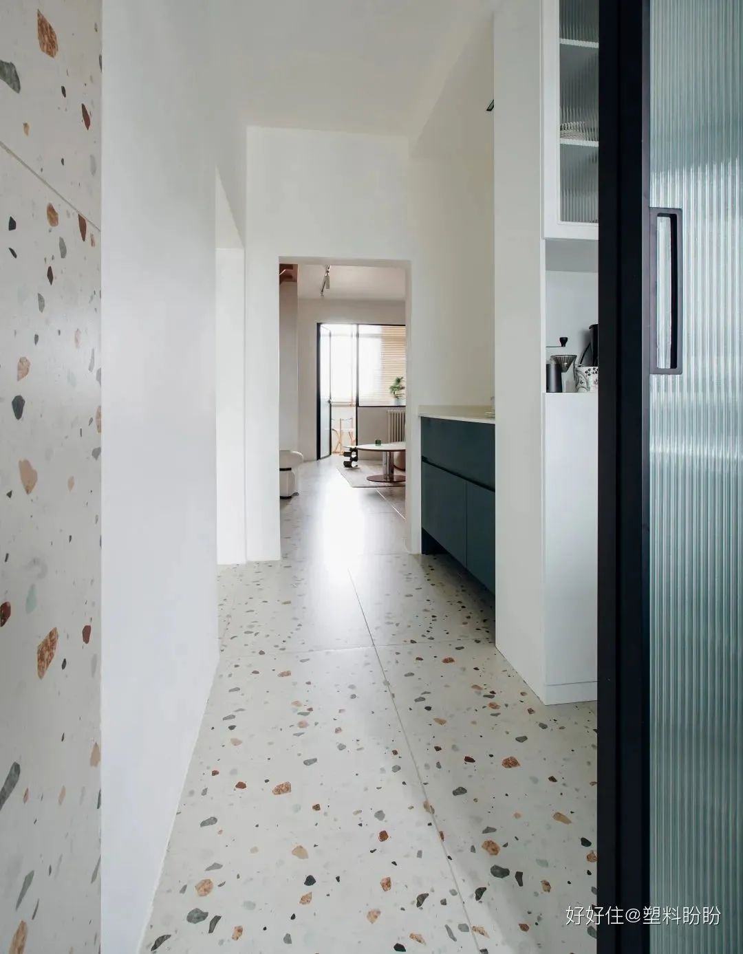 独居第13年:她买下59㎡老破小,打造成完美一人居