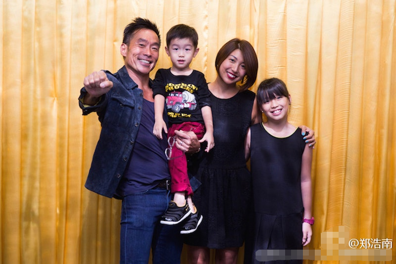 郑浩南|郑浩南自曝婚变后庆生！声音哽咽仍戴婚戒，强忍泪水感叹一无所有