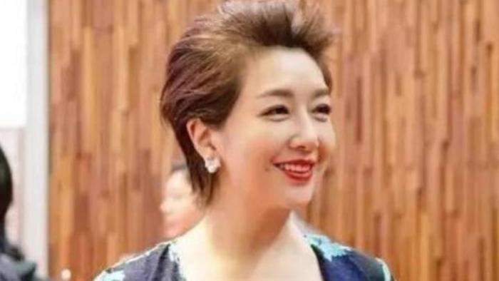 江珊|52岁江珊从133斤到99斤，美回颜值巅峰，直言不跑步方法简单科学