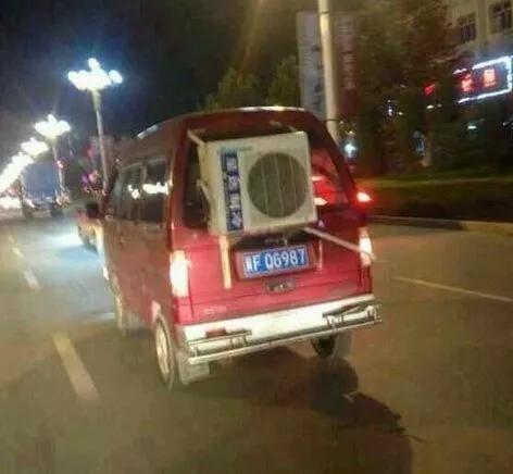 结婚时请了3个伴娘,发现这婚可能结早了...总要给别人留点机会啊