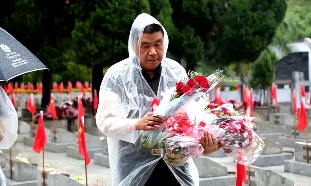 越战一等功英雄,被妻子怒告离婚,却牵扯出十二个家庭的血泪往事
