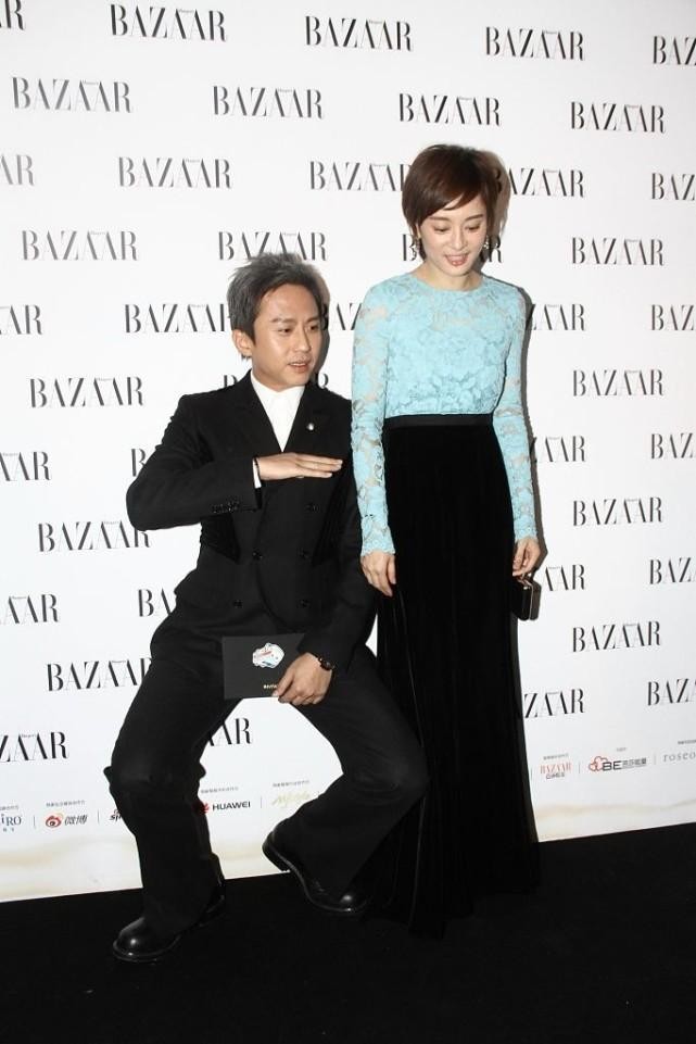 孙俪|孙俪穿上蓝色的服装好可爱,和老公同框更柔美,气质挺像少女的