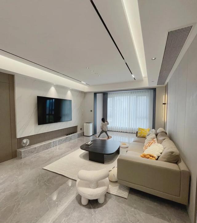 90后夫妇145新家,坚持全屋打满柜子,效果不是一般的实用大气