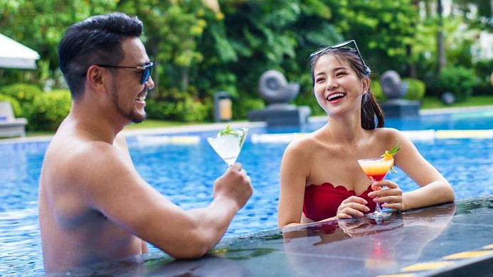 三亚|三亚变得越来越繁忙，豪华酒店蓬勃发展，遗憾的是消费颇高