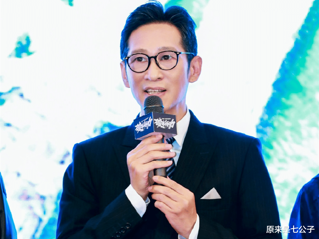 王劲松|这个顶级“斯文败类”，娱乐圈没人干得过