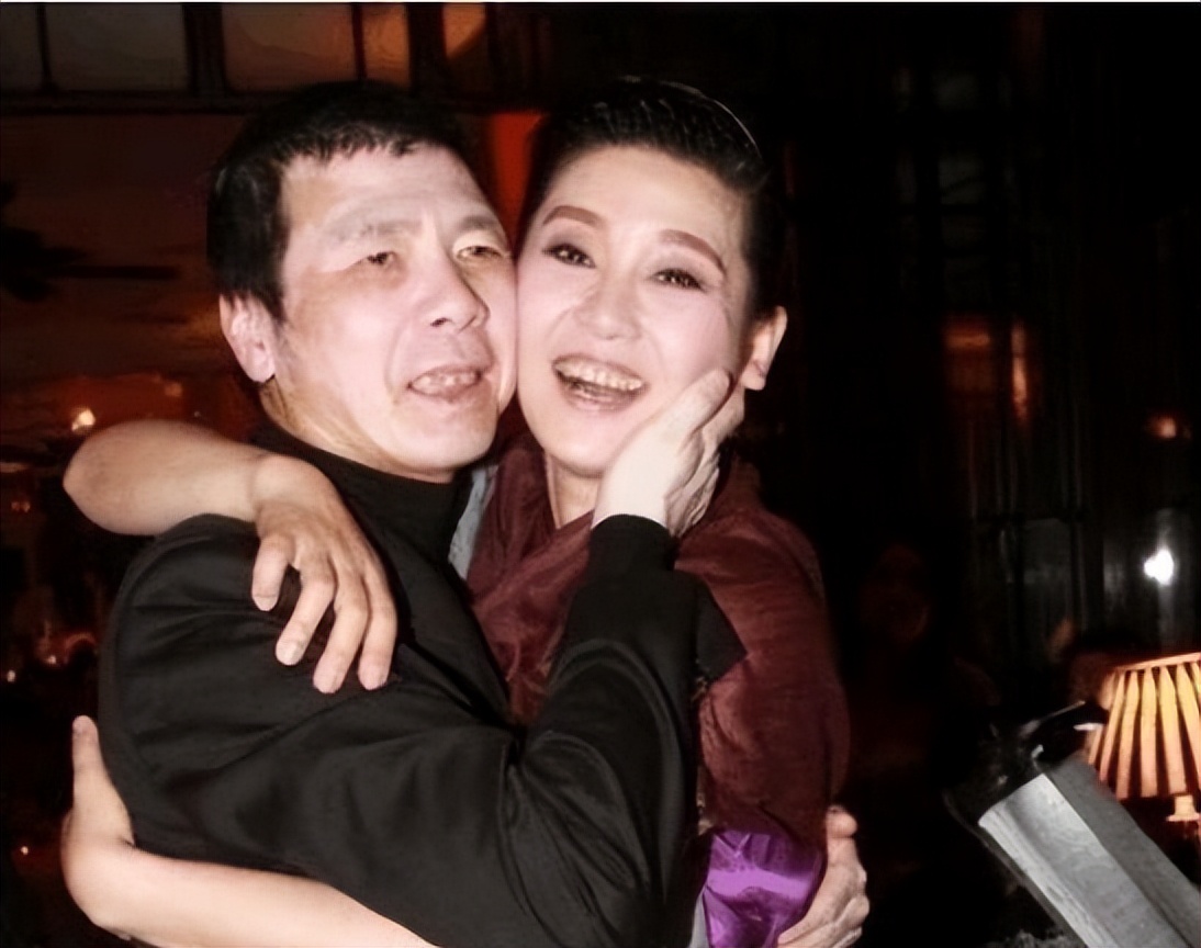 冯小刚|冯小刚为何不要儿子,却唯独愧对冯巩和女儿