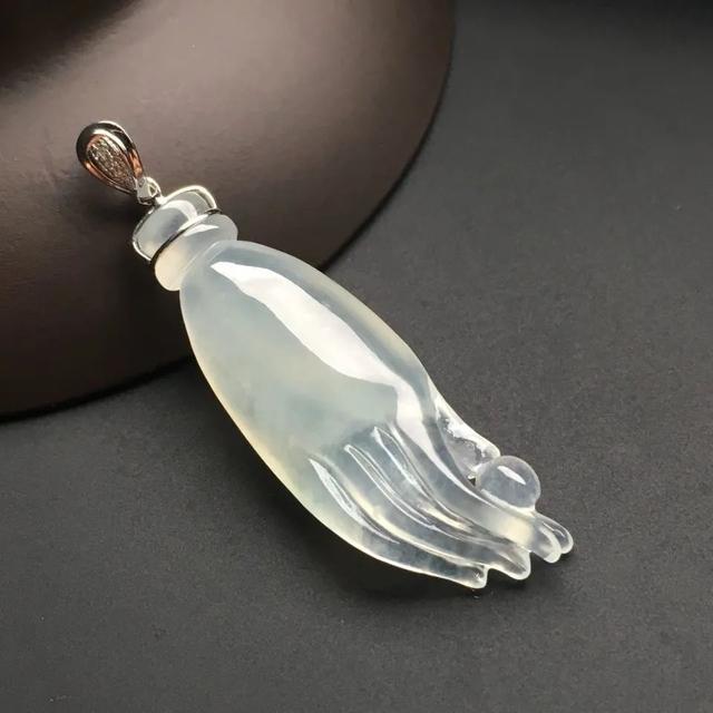 官窑|被称为“果中之仙品，世上之奇卉”的佛手，在翡翠中有何寓意呢？