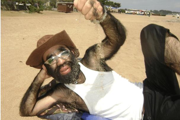 于震寰|刚出生就震惊全国，有人花1000万包装他，42岁娶90后娇妻