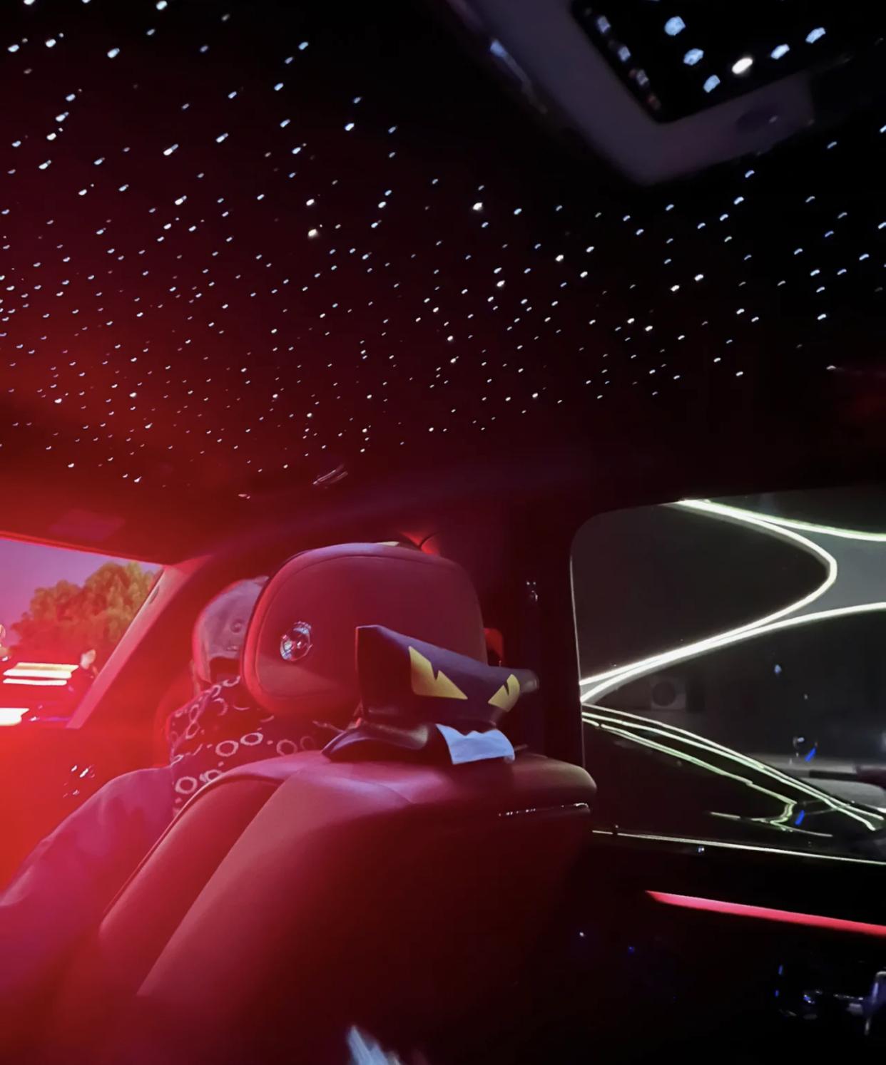 佟丽娅|39岁佟丽娅旅居国外!住25万一晚的高档酒店太奢华,生活惬意开心