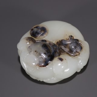 和田玉籽料|旧藏·和田玉籽料福猪雕件