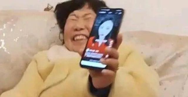 |是杜鹃花还是杜鹃鸟？空花开不出业的果，而杜鹃鸟的行为令人不齿