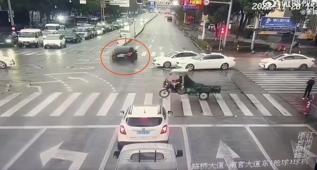 网传“台州一辆特斯拉失控连撞两车”,警方通报:事故造成2死1伤