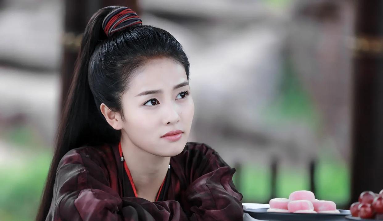 白梦妍|于正力挺白鹿，喊话《长月烬明》制片人：当初怎么求我的忘记了？