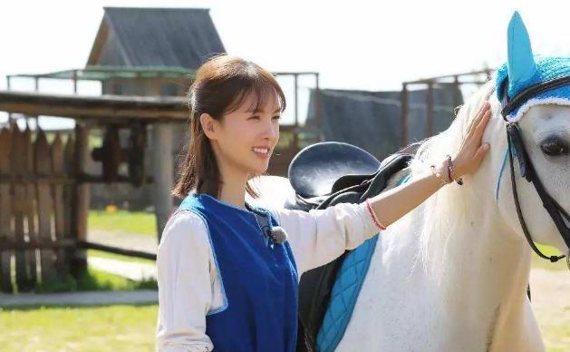 于小彤|娱圈巨婴于小彤，害金晨坠马让杨洋终身咳嗽，因女友歌单当街大怒