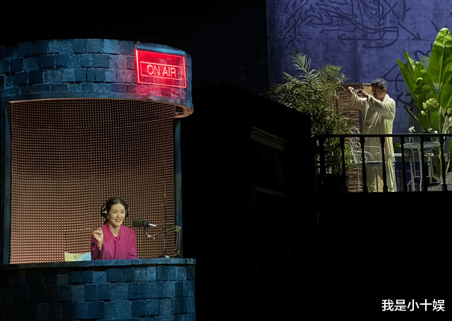 谢娜|文章谢娜罕见同框，谢娜举止惹争议，被网友吐槽没分寸感