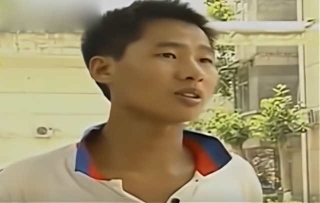 2009年,西安小伙持刀捅死自己的上司,最终被判无罪释放