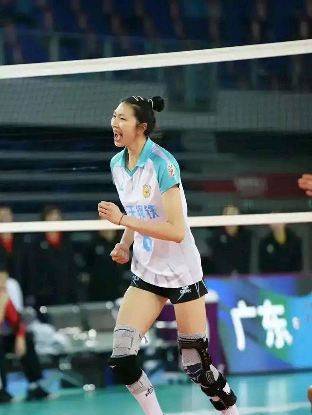 女排|中国女排分组对抗中显现主力阵容雏形，意料之中，不足明显