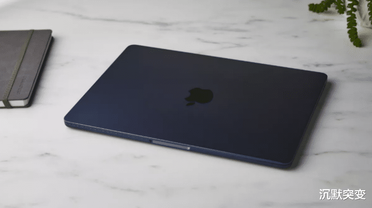 苹果MacBook Air（M2，2022）