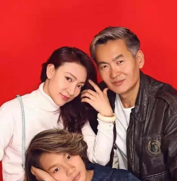 苏翊鸣|苏翊鸣感谢富豪爸爸！带着老爸玩新项目，网友：老爸的胆量太小了