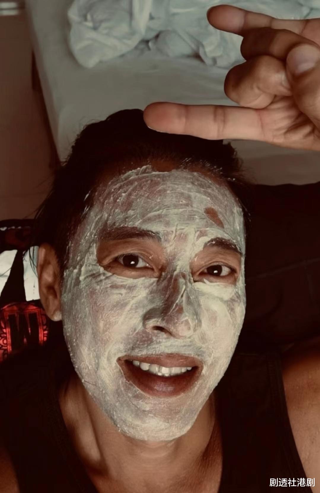 吕颂贤|帅气不减当年!56岁香港知名男星近况曝光,坚持吃素20年状态极佳