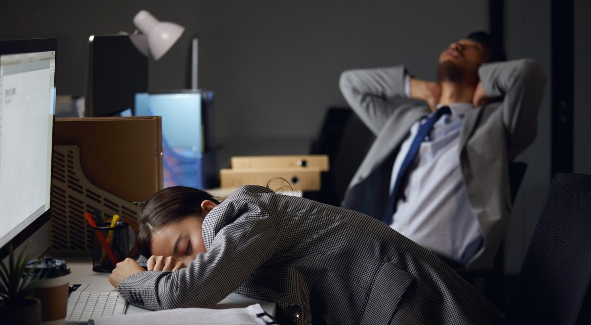 年终奖|广西一高校女医学生不幸离世,年仅23岁,家长的做法令人肃然起敬