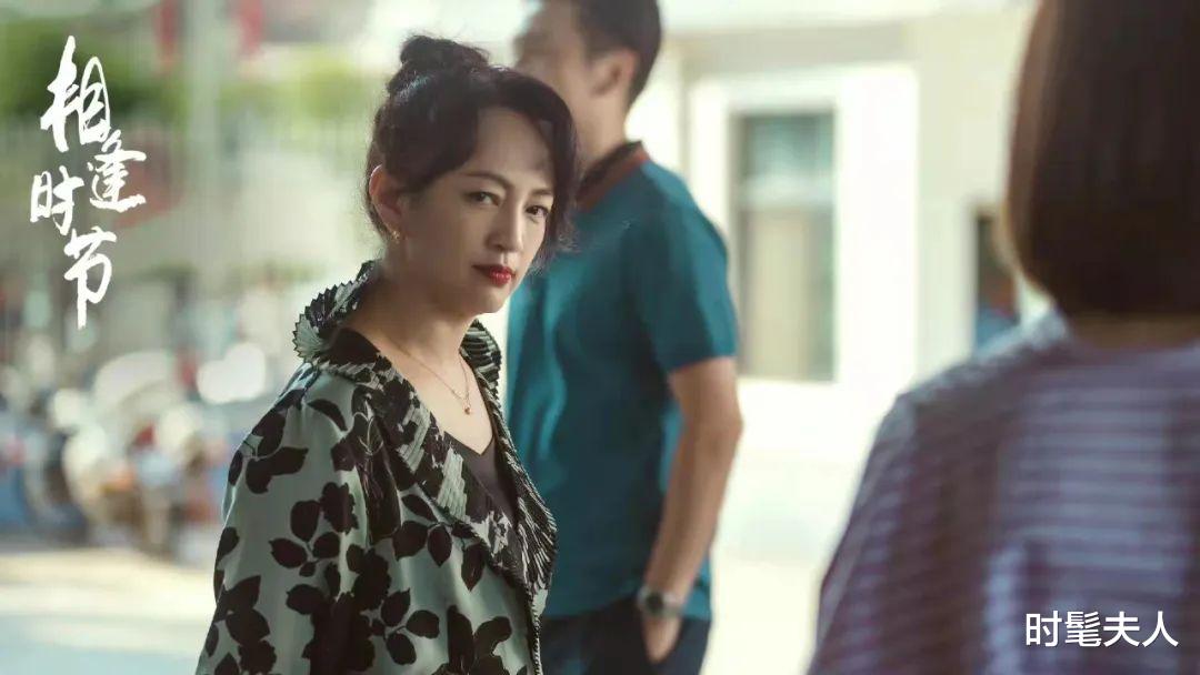 罗海琼|曾是演艺圈“灰姑娘”,37岁嫁百亿富豪,47岁手握半个娱乐圈,她凭什么