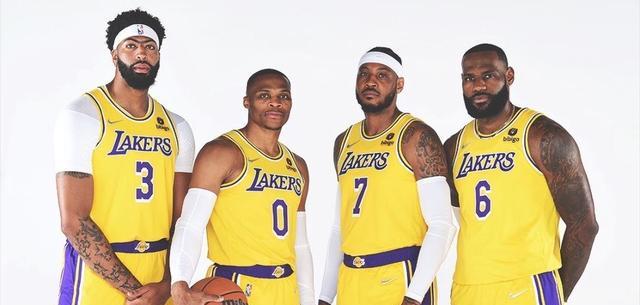 |有先例！NBA詹姆斯儿子被提醒，与女友同居后状态下滑，影响身体