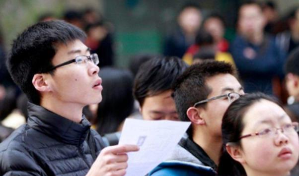 医生|丈母娘眼中理想的“女婿职业”，公务员仅排第二，第一名着实难考