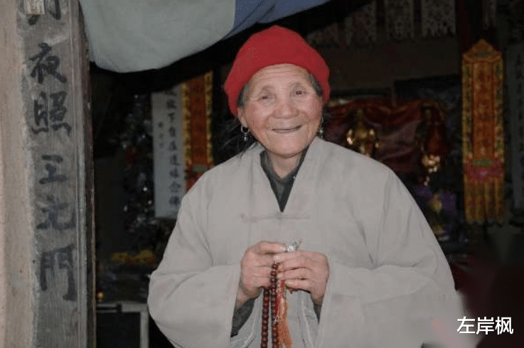 1976年西安女士抛夫弃子归隐,曾连续打坐108天,称能与佛祖交流
