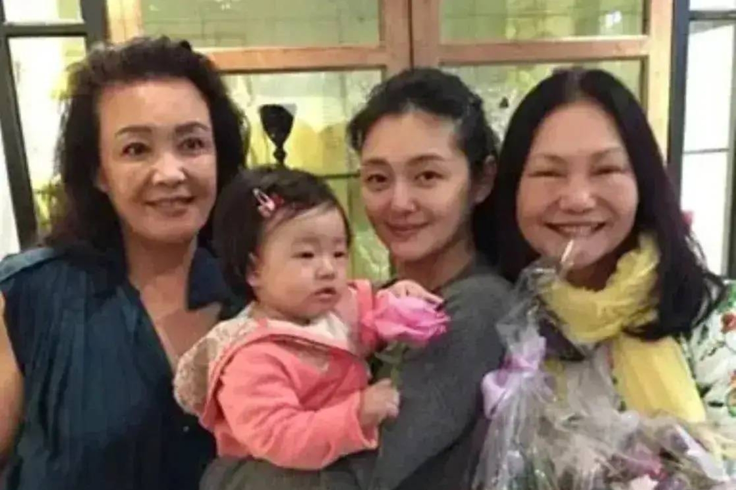 大S|大S助理硬刚汪小菲，爆料其婚内出轨有性病，女方消费100万是报复