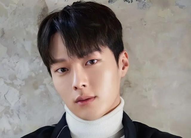 电影|《我的大叔》4年,李知恩电影入围戛纳,李善均成全能演员